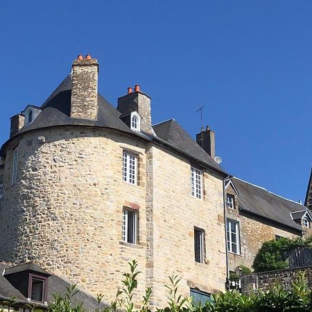 La Maison Sur Les Remparts Panzió Domfront  Kültér fotó